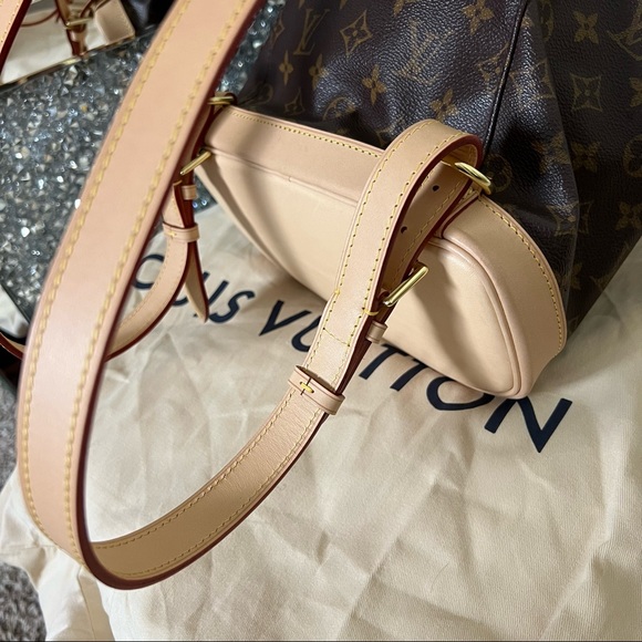 Louis Vuitton Montsouris MM Monogram Backpack - Picture 12 of 14